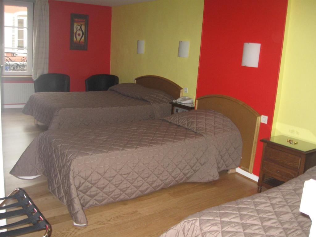 Hotel Cheval De Bronze Remiremont Quarto foto